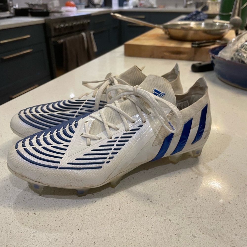 Adidas Predator Messi Outdoor soccer cleats. Size 6 1/2 big boys